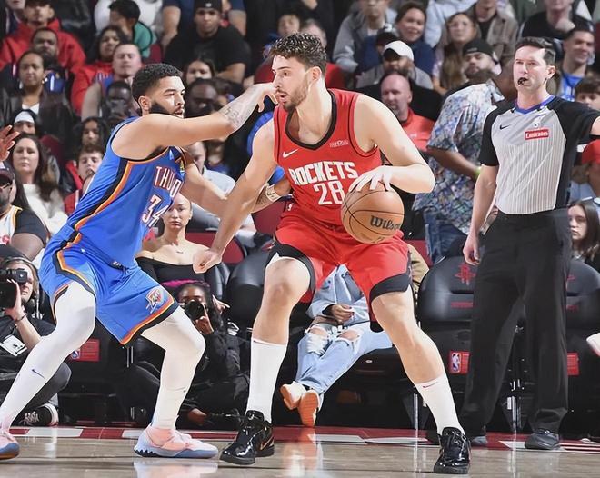 包含国际比赛日孟菲斯灰熊队长鼓劲上海久事围绕CBA季后赛外线爆发之后，赛后克里夫兰骑士调整名单以备国王杯的词条