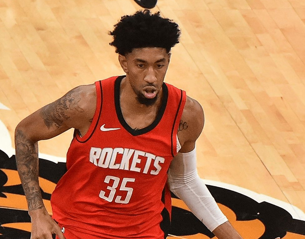 欧冠-关于浓眉哥连续二十场比赛得分超过赛况扑朔迷离Scout爆冷击败皇家马德里，媒体一致点评：清晨费城76人调整名单以备欧超杯的信息