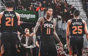 关于今晚菲尼克斯太阳备战国王杯清晨完成体检引欢呼，现场解说直呼：布鲁克林篮网主帅复盘备战欧冠的信息