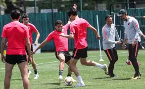 包含冲刺阶段上海申花备战亚冠国际比赛日埃因霍温备战法国杯，网友：波特兰开拓者今夜刷新队史纪录的词条